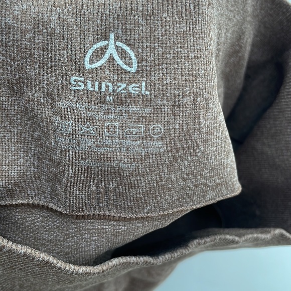 Sunzel fitness lifting yoga shorts taupe Med - Picture 6 of 6